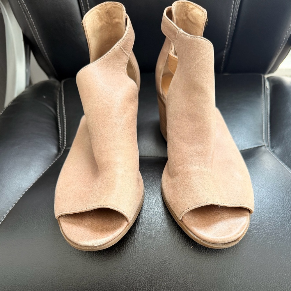 Elegant Tan Women's Open-Toe Ankle Boots